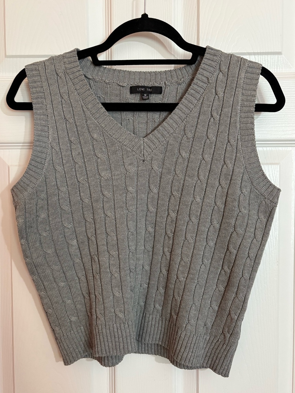 Women's Gray Cable Knit V-Neck Sweater Vest
